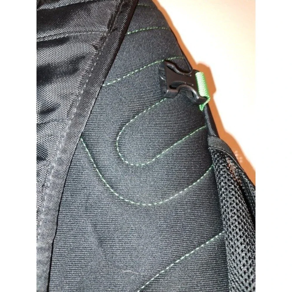 Adults The North Face Wasatch Hiking Climbing Black & Green Backpack